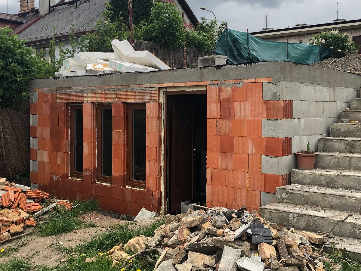 Dostavba domu Praha 10 - pr�b�h